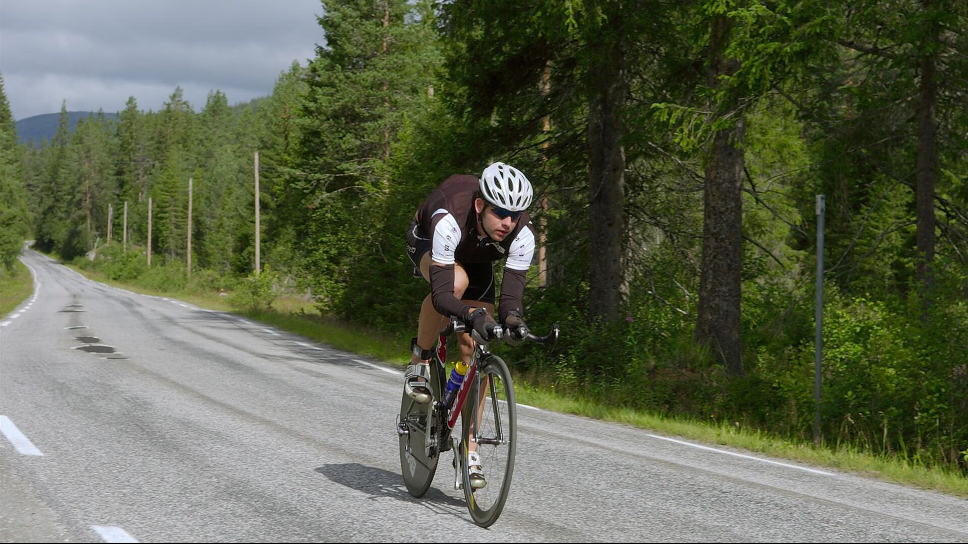 “幕后英雄：车队坚守的坚持与智慧”，车队的岗位职责流程及制度